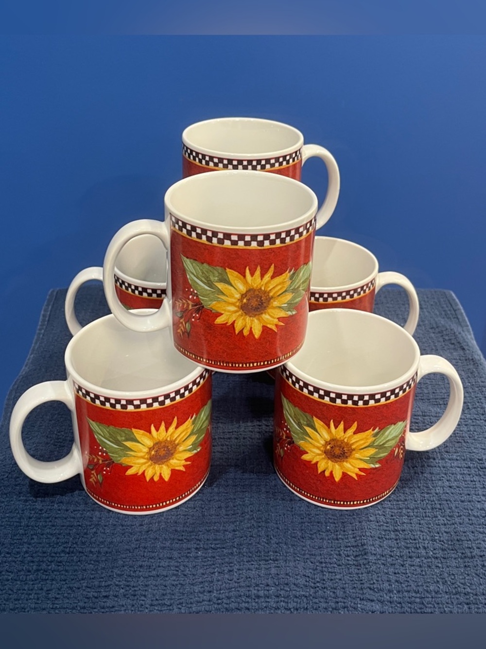 The Sakura Table -
Chanticleer
Mug by Sally Eckman
Roberts
Set of 6 Coffee Mugs